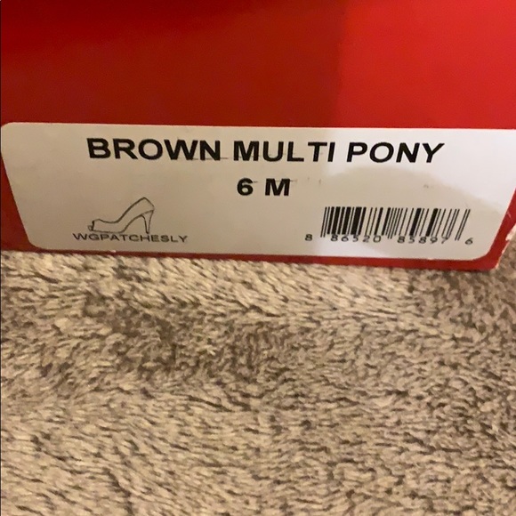 Women Heels - Picture 6 of 6